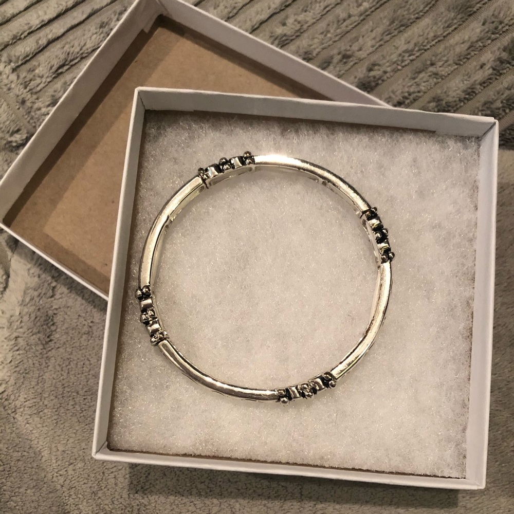 NEW (never worn) Hallmark Bracelet